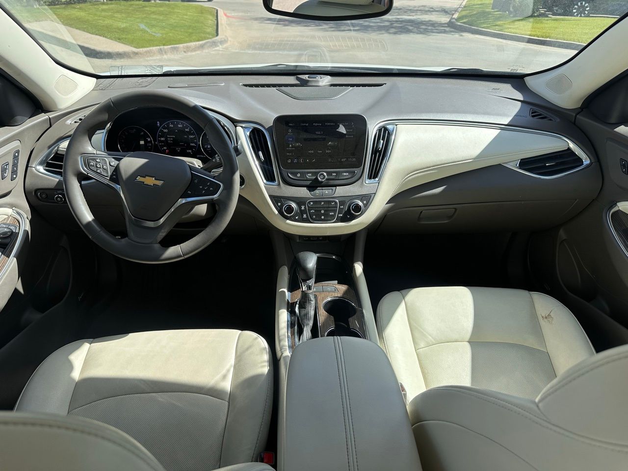 Used 2024 Summit White Chevrolet LT 2LT image 15