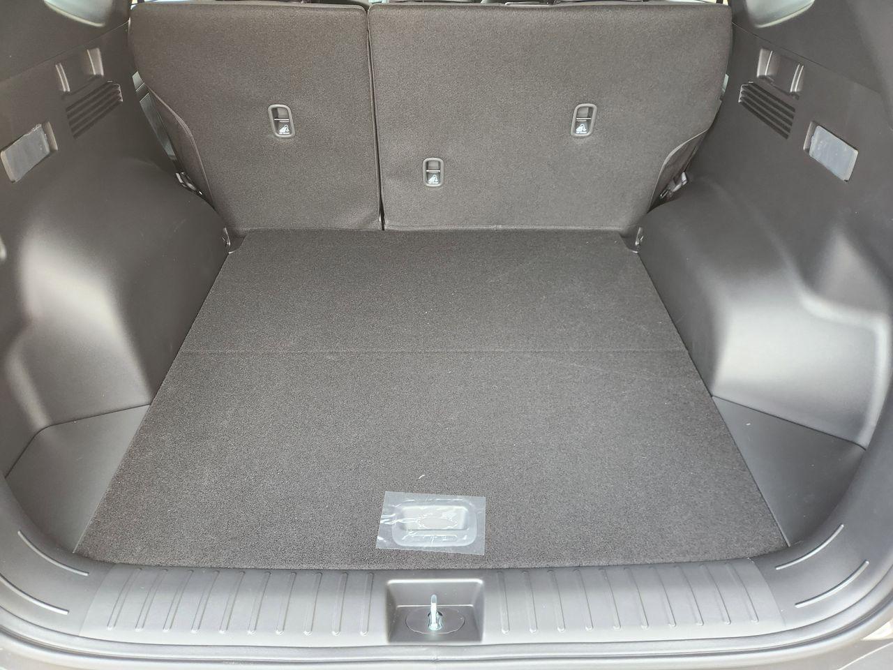 New 2026 R2T Silver Hyundai SEL FWD image 30