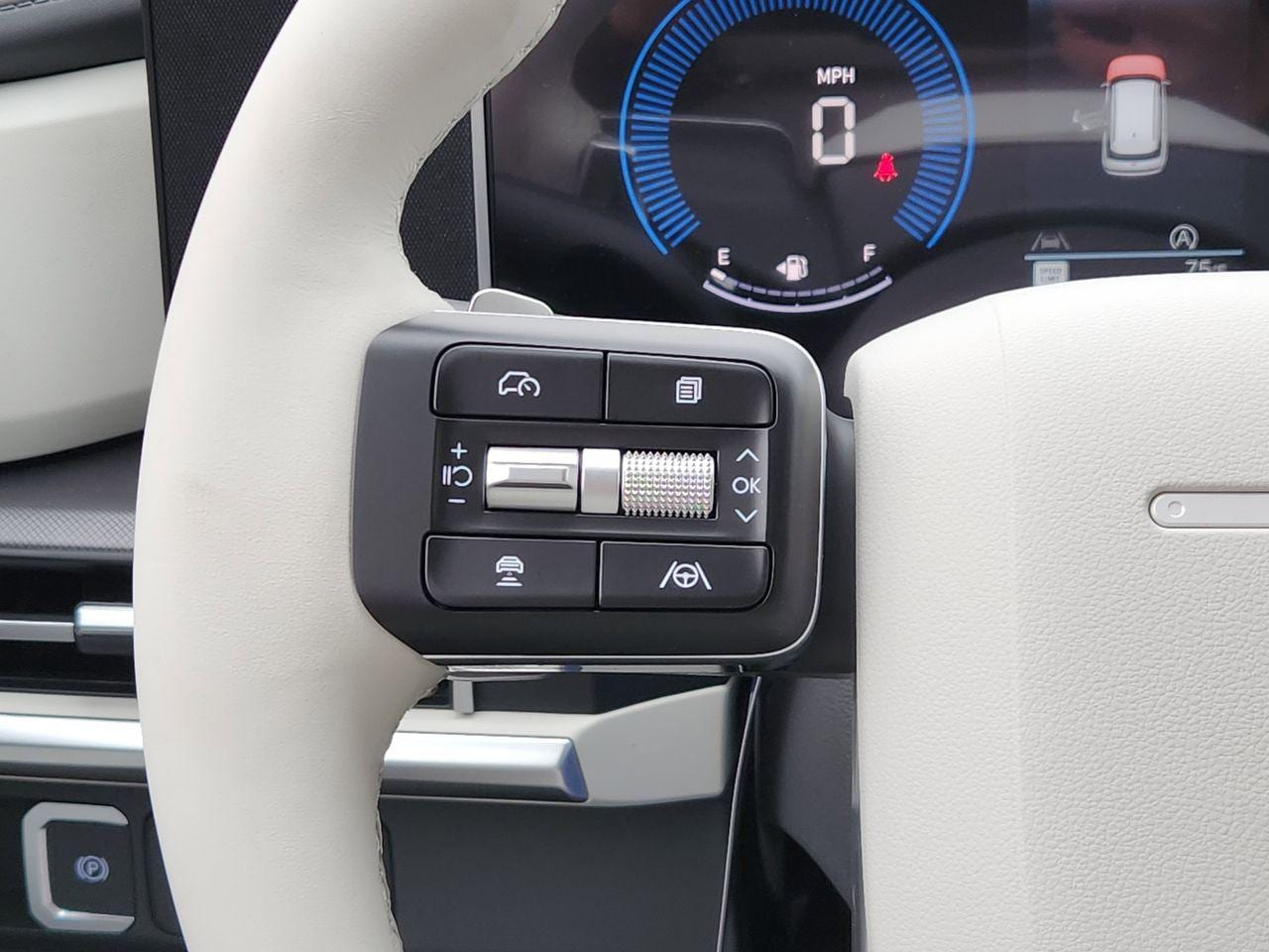 New 2026 Phantom Black Hyundai SE FWD image 25