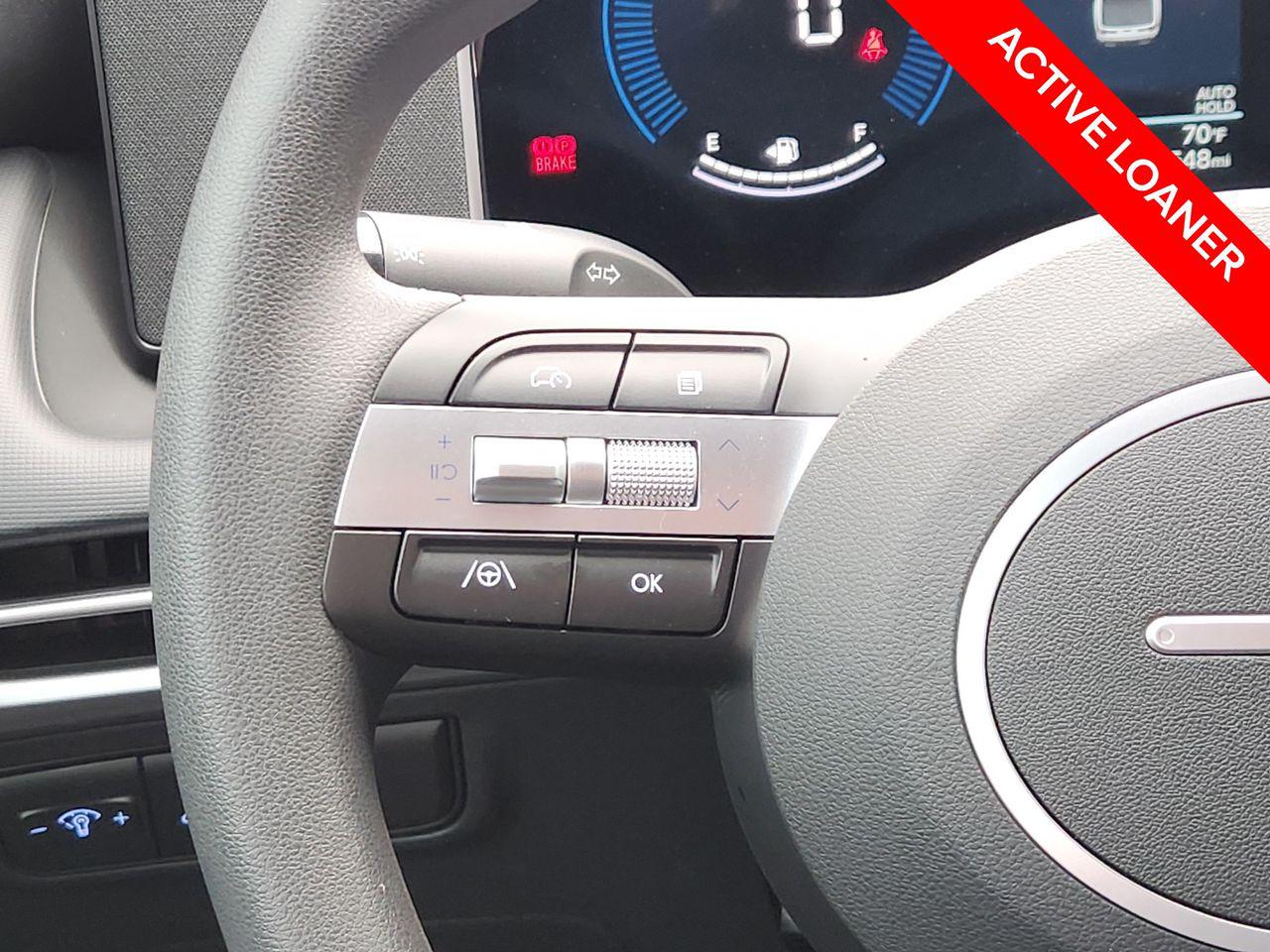 New 2026 SAW White Hyundai SE FWD image 27