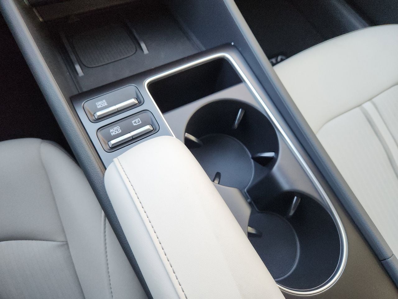 New 2026 T4A Silver Hyundai SEL Sport image 19