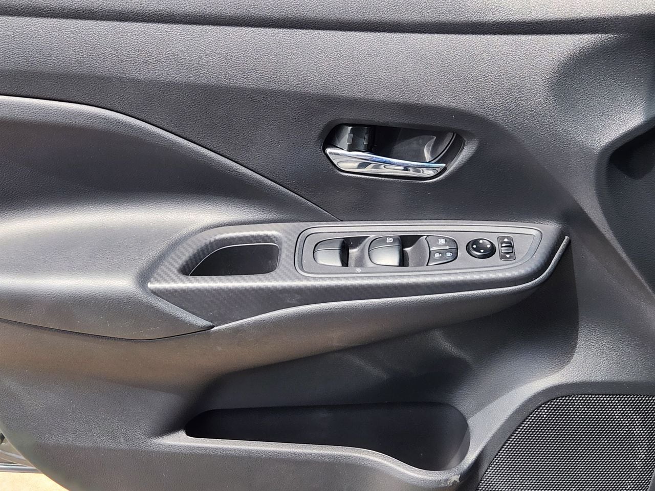 Used 2024 Gun Metallic Nissan 1.6 SV image 22