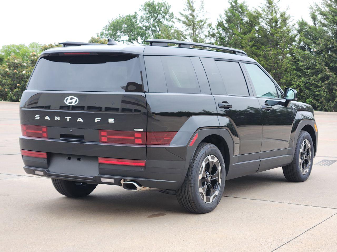 New 2026 Phantom Black Hyundai SEL AWD image 4