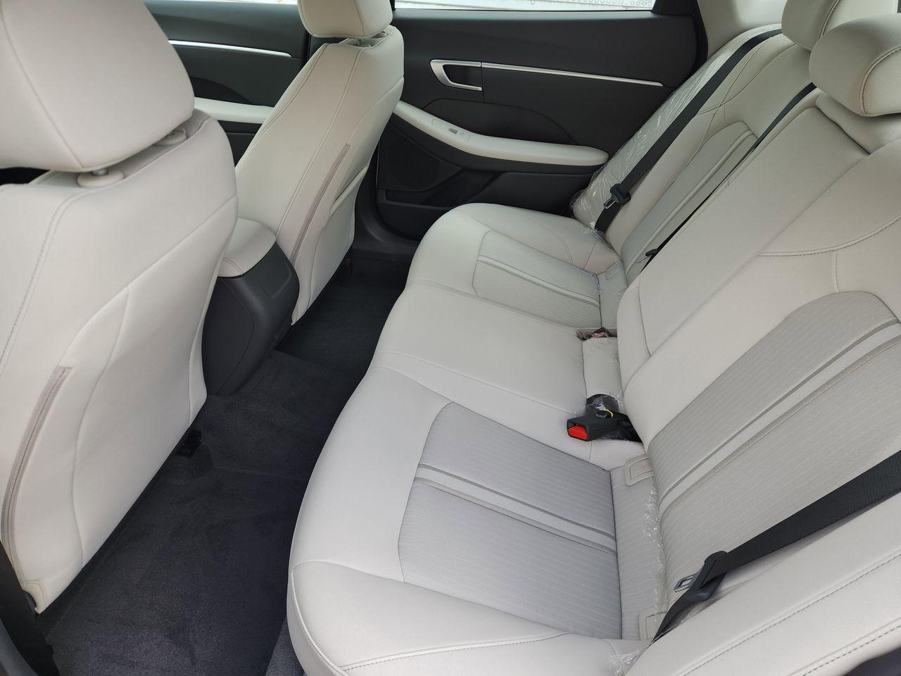 New 2026 Serenity White Hyundai SEL Sport image 29