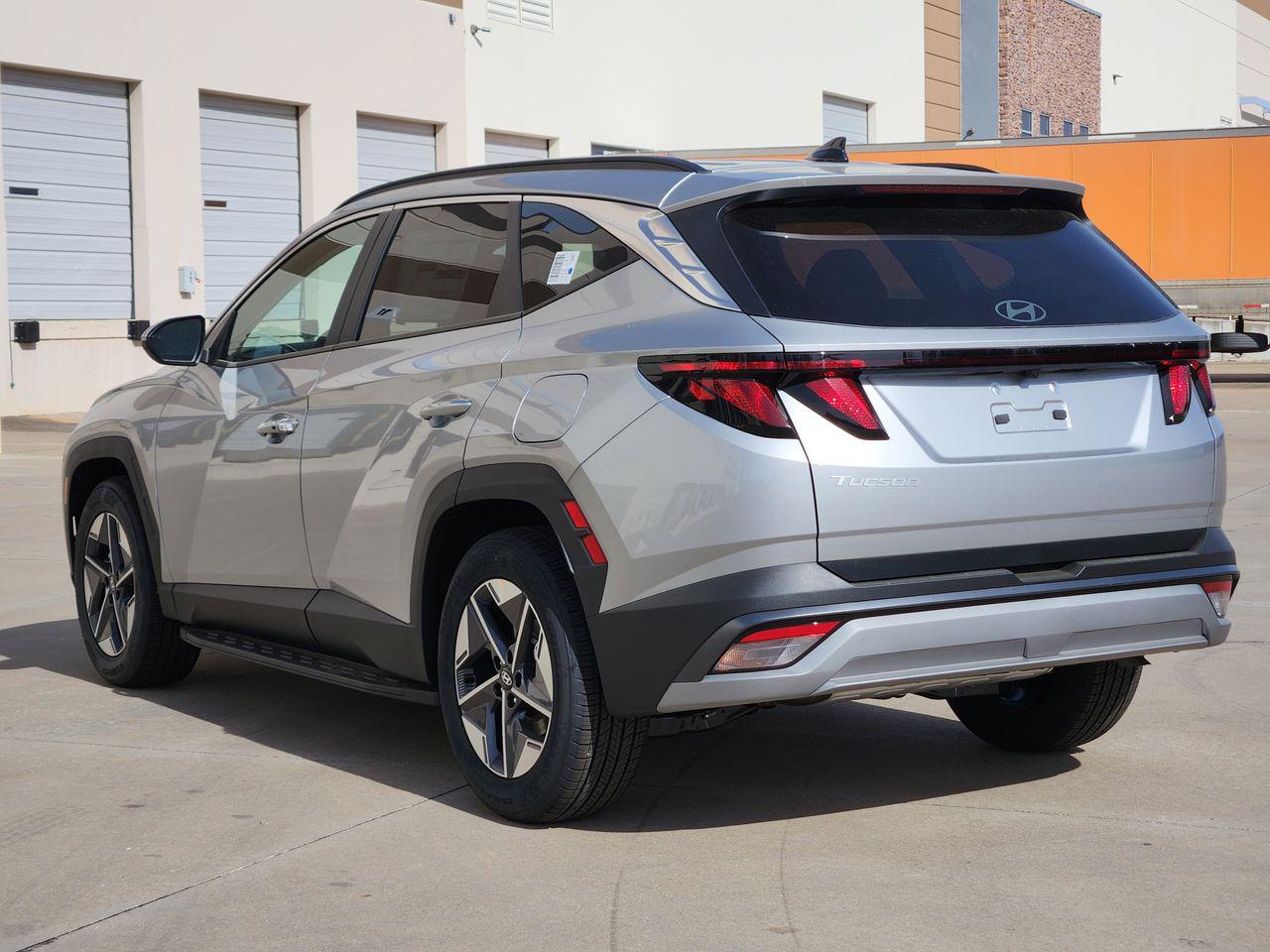 New 2026 R2T Silver Hyundai SEL FWD image 3