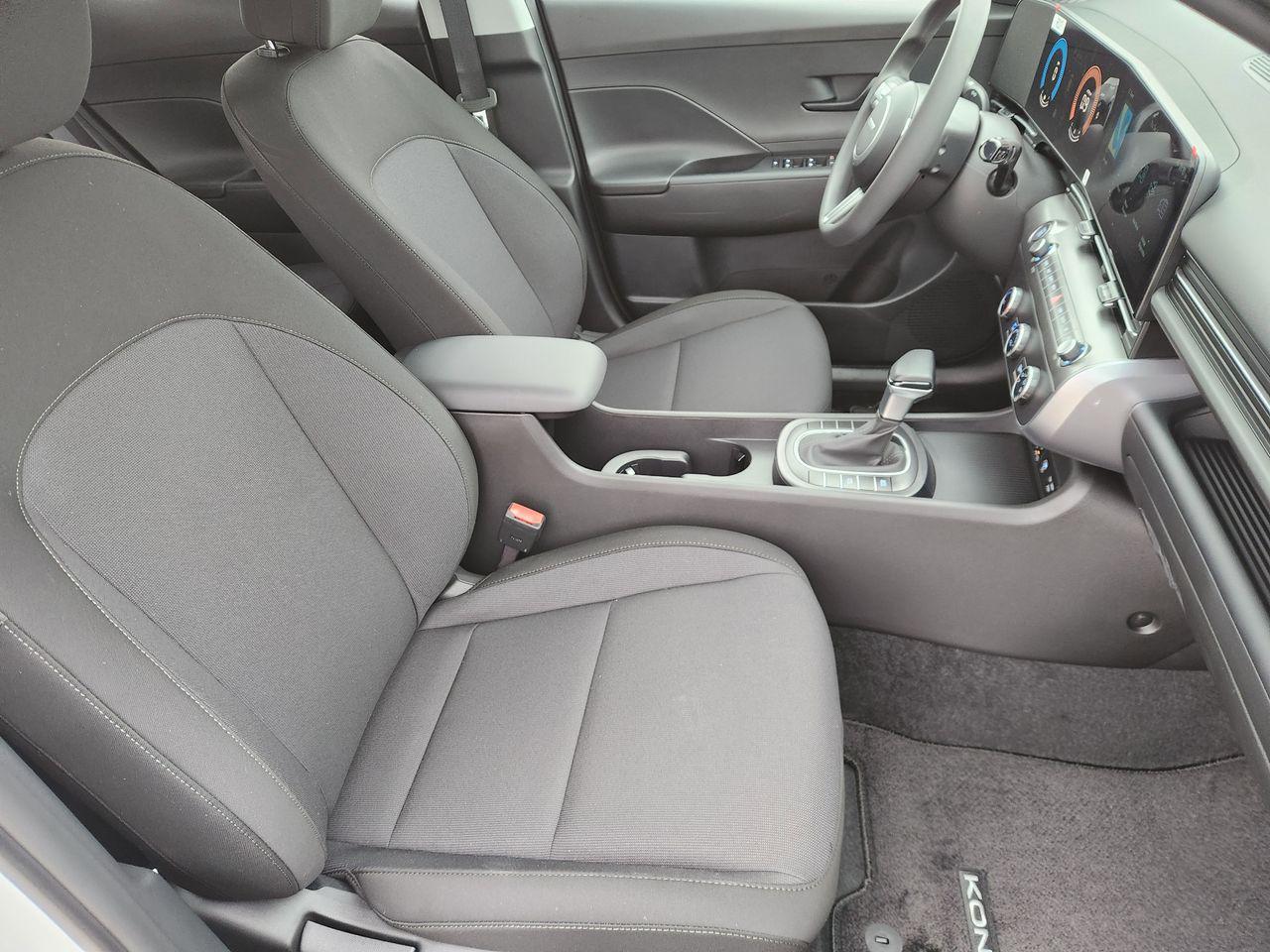 New 2026 Atlas White Hyundai SE FWD image 10