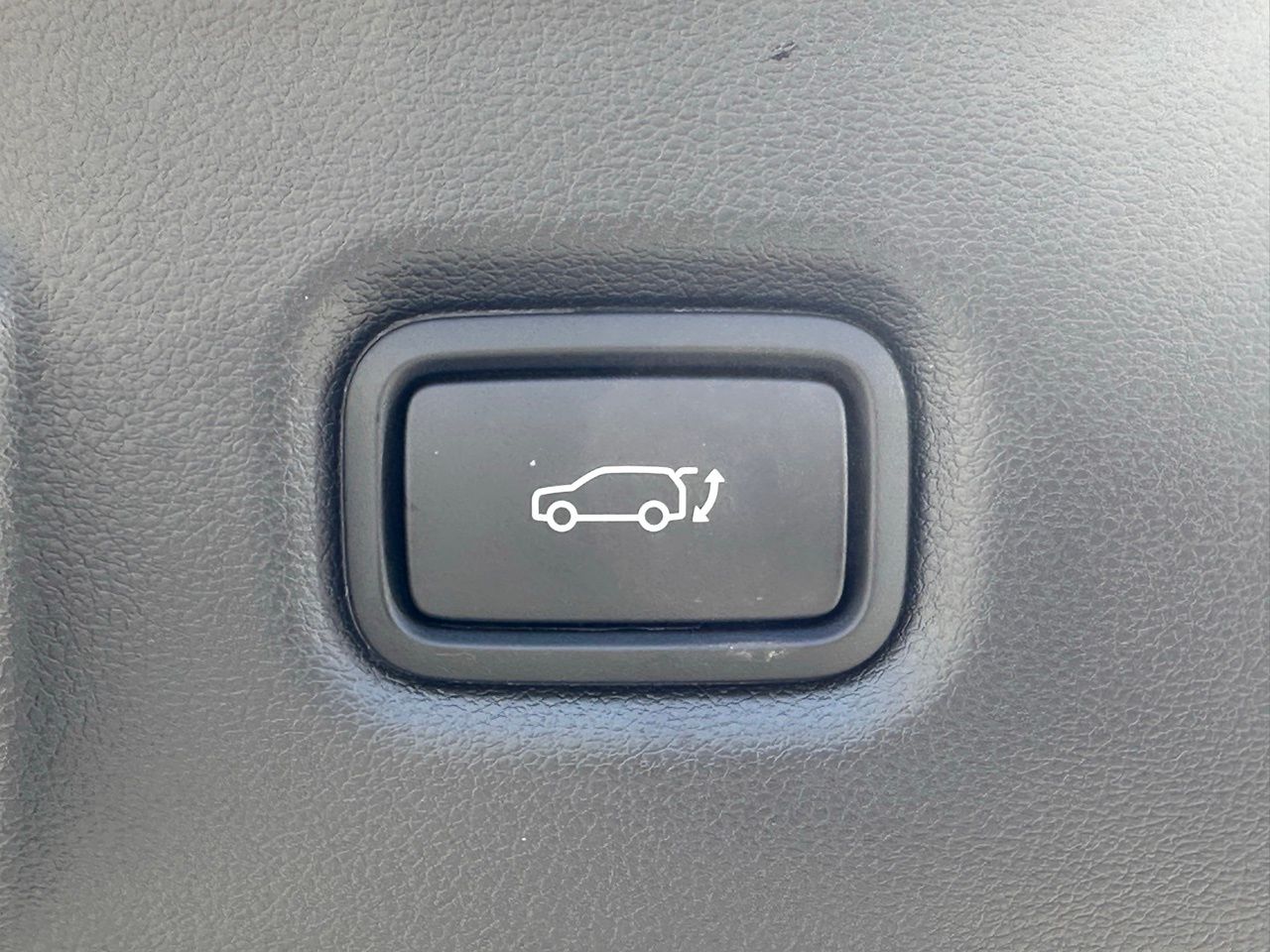 Used 2025 Abyss Black Hyundai Base image 13