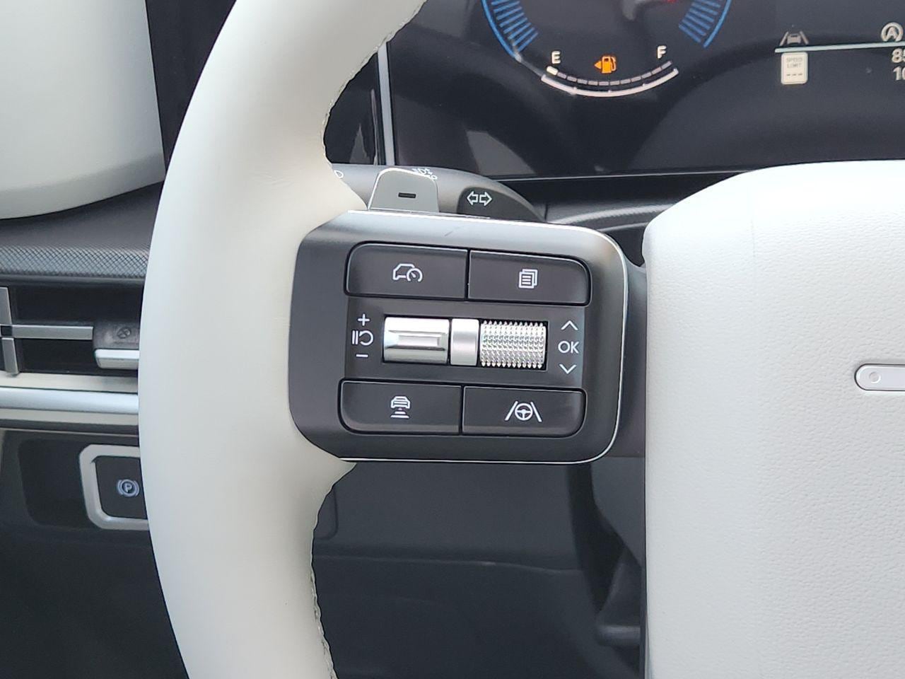 New 2027 Shimmering Silver Hyundai SE FWD image 27