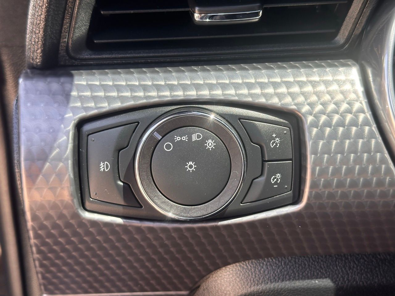 Used 2019 Shadow Black Ford GT image 25