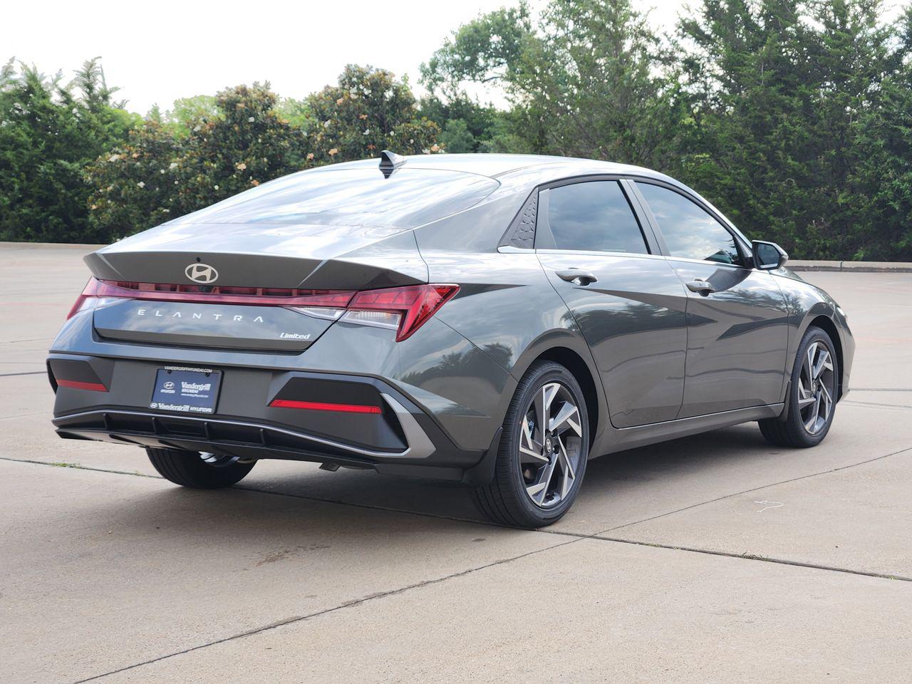 New 2026 Amazon Gray Hyundai Limited image 4