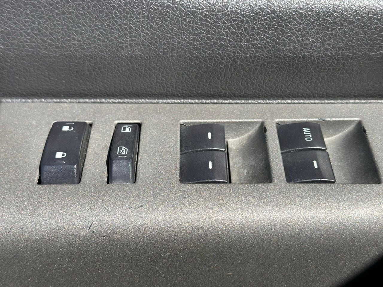 Used 2012 Tuxedo Black Ford Lariat image 23