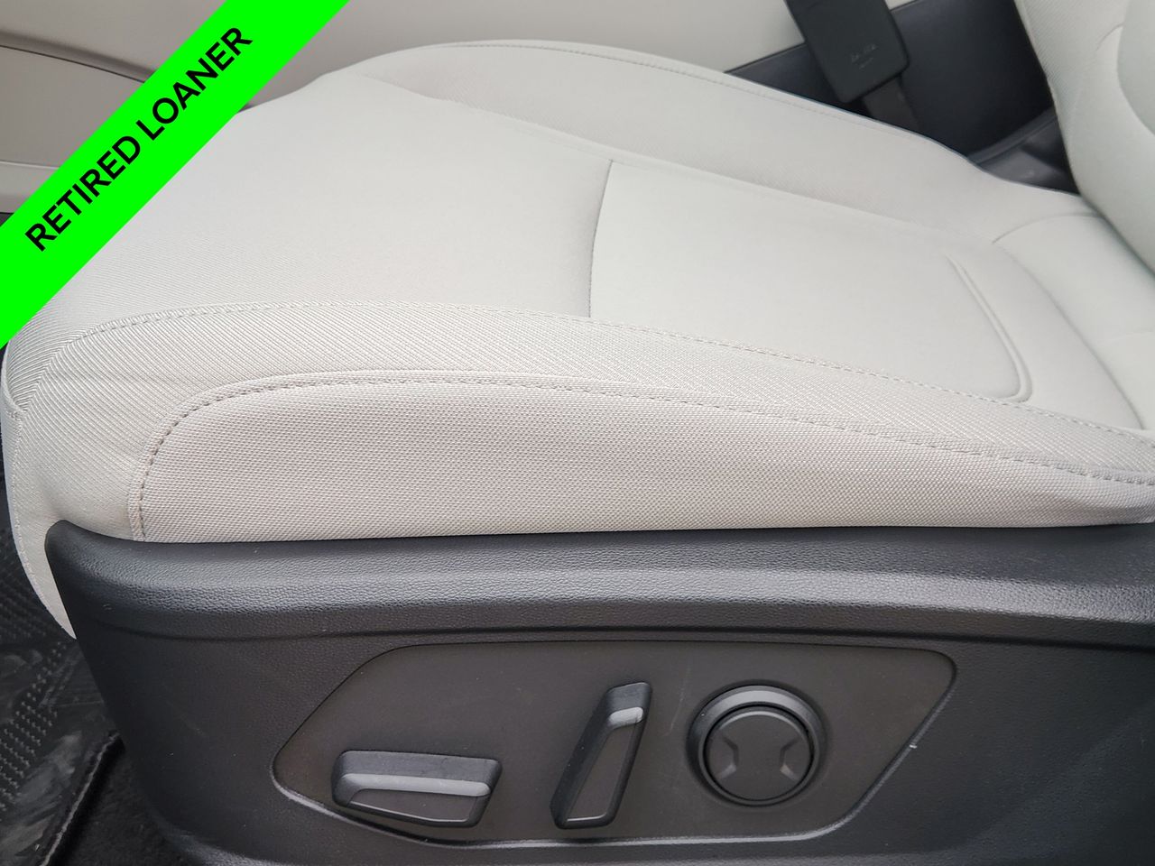 New 2026 Shimmering Silver Hyundai SEL FWD image 24