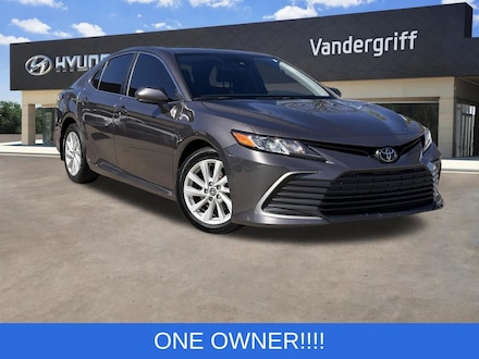 2022 Toyota Camry LE Sedan