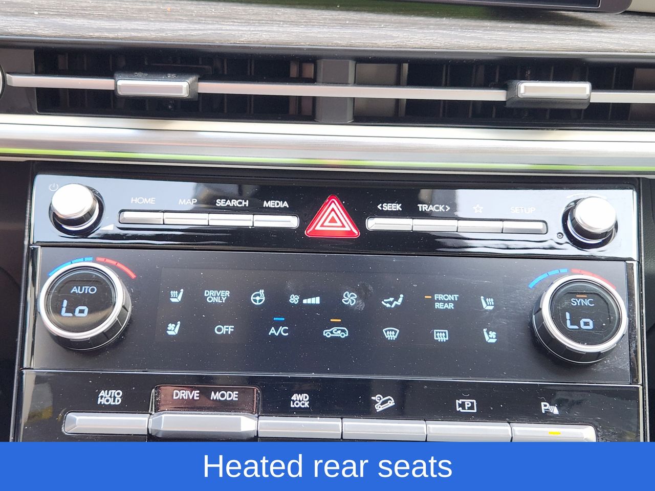 2025 Hyundai Santa Fe Limited - Photo 16