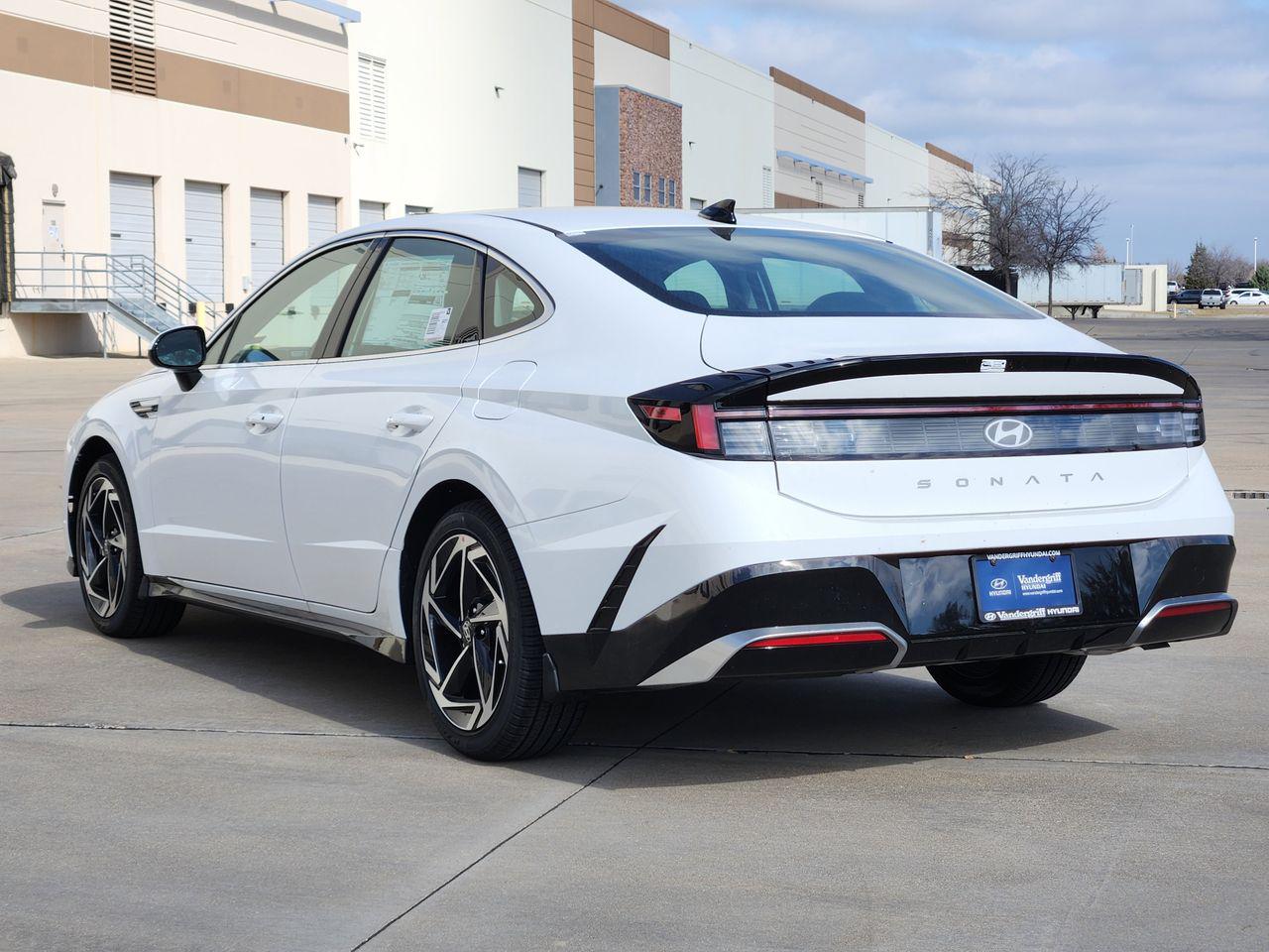 New 2026 W6H White Hyundai SEL Sport image 3