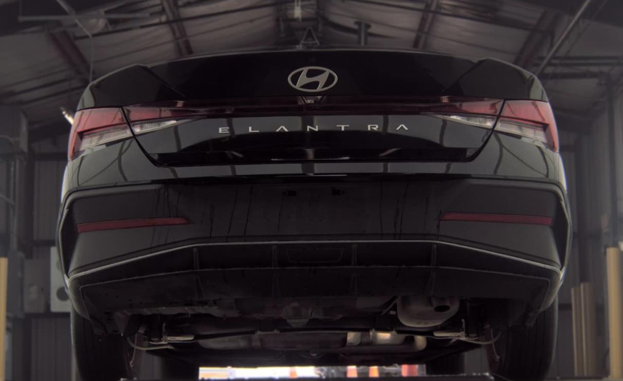Used 2025 Abyss Black Hyundai SE image 7