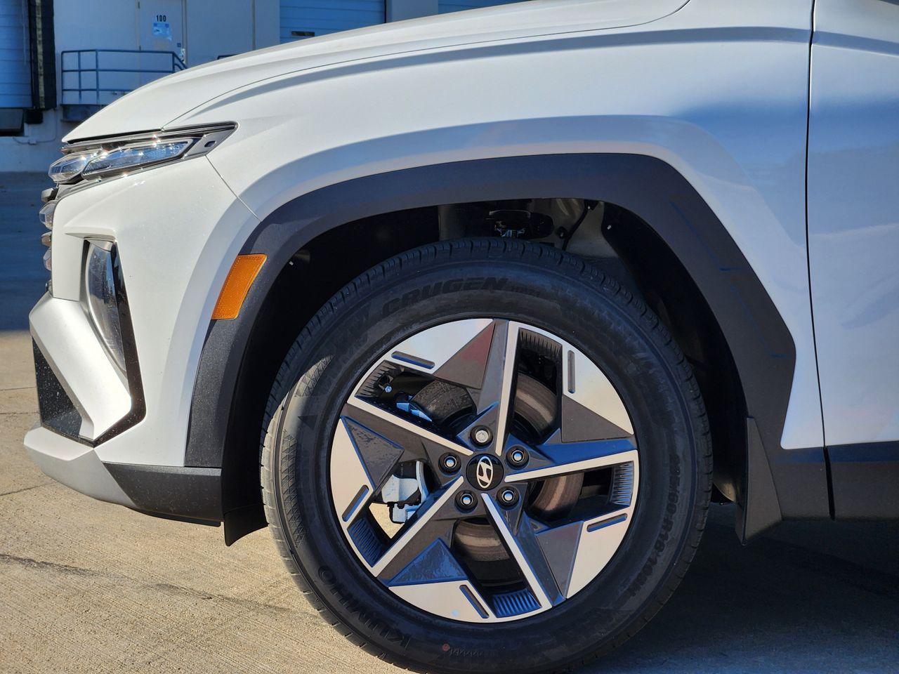 New 2026 W6H White Hyundai SEL FWD image 7