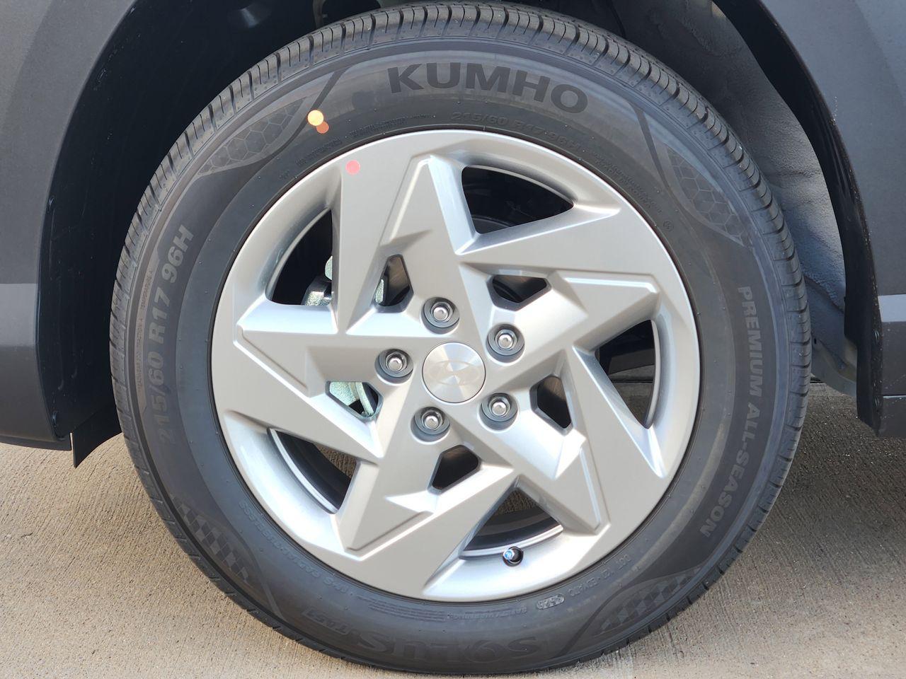 New 2026 SAW White Hyundai SE FWD image 7