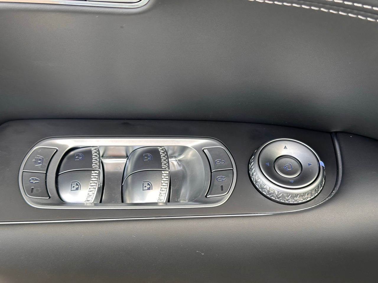 Used 2025 Vik Black Genesis 3.5T e-SC image 28