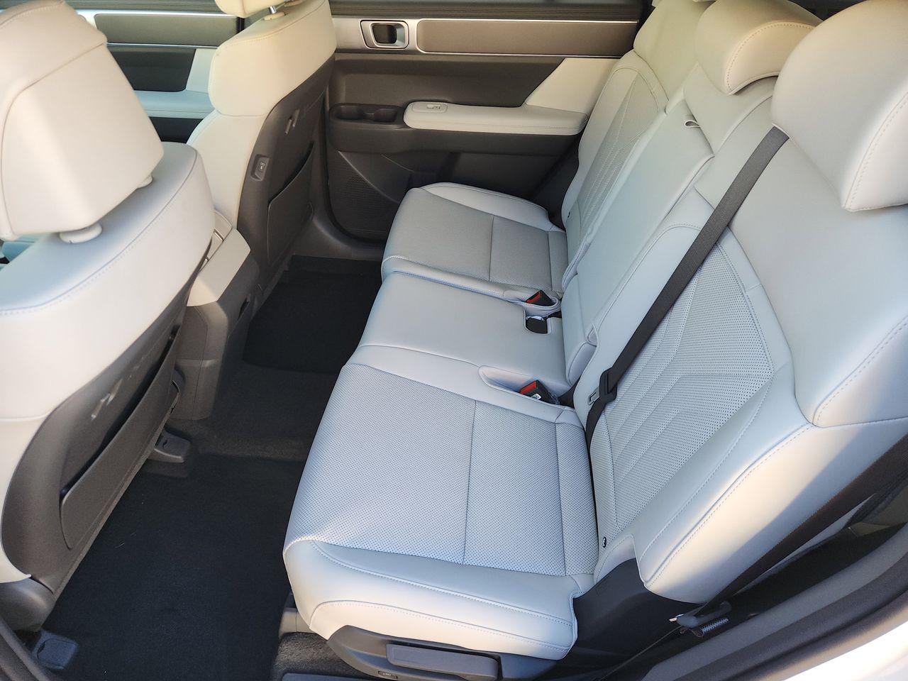 New 2026 W6H White Hyundai SEL FWD image 28