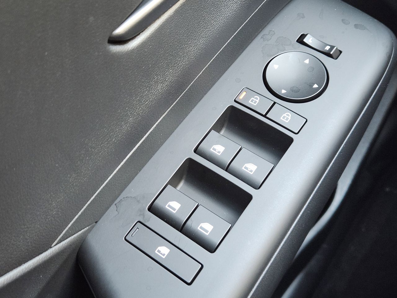 New 2026 SAW White Hyundai SEL Sport FWD image 21