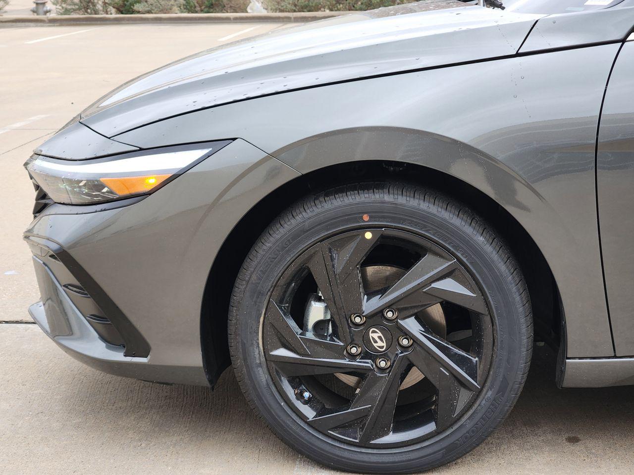 New 2026 A5G Gray Hyundai SEL Sport Premium image 5