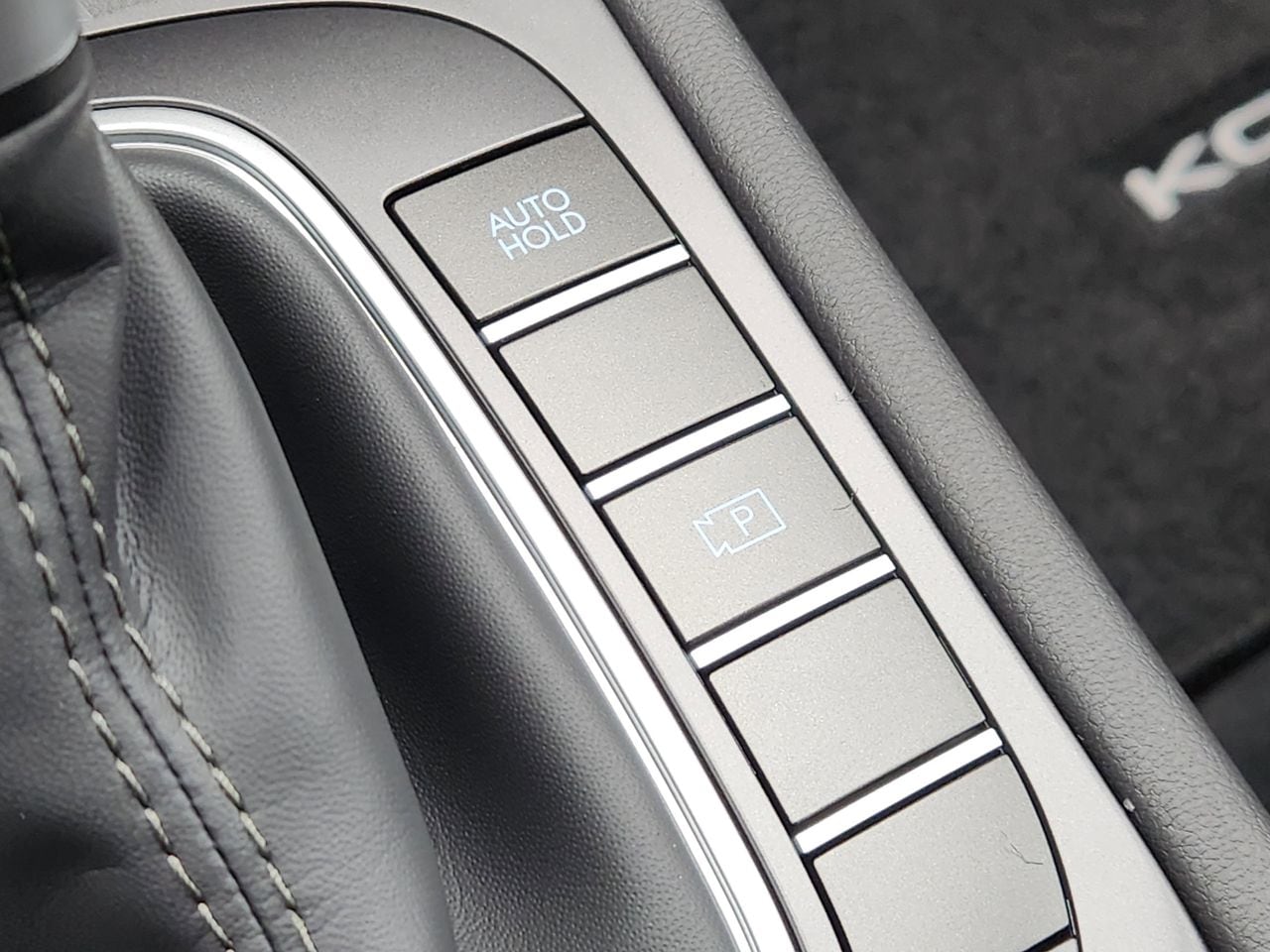 New 2026 SAW White Hyundai SE FWD image 18