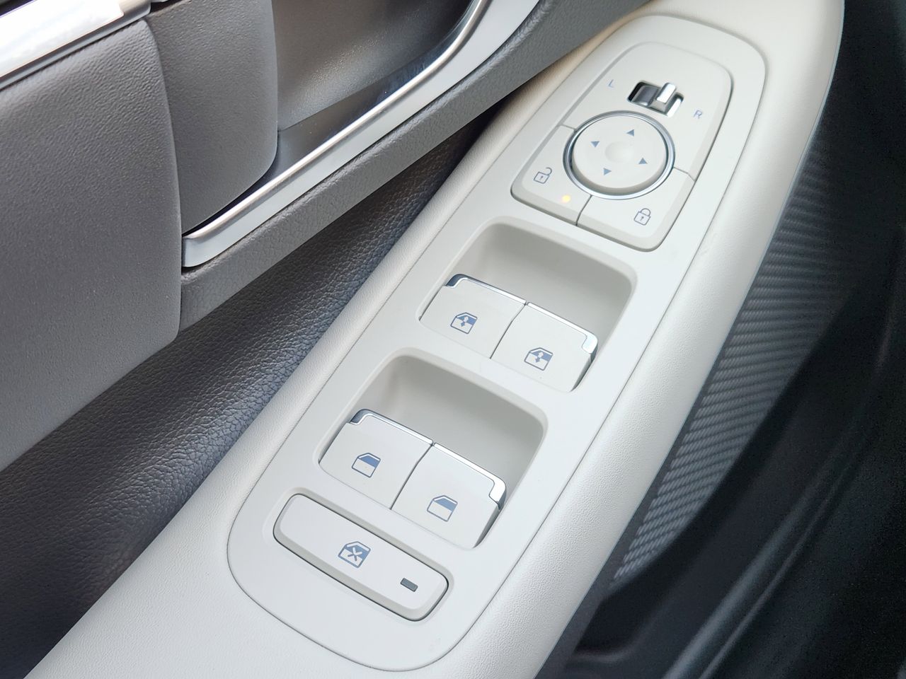 New 2026 W6H White Hyundai SEL Sport image 23