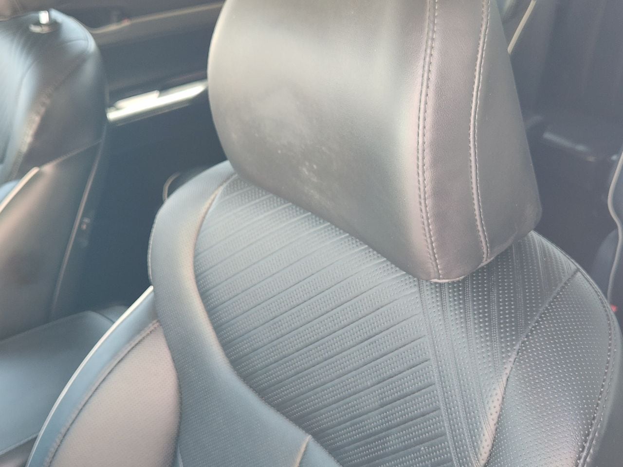 Used 2025 Hyper White Hyundai SEL image 12