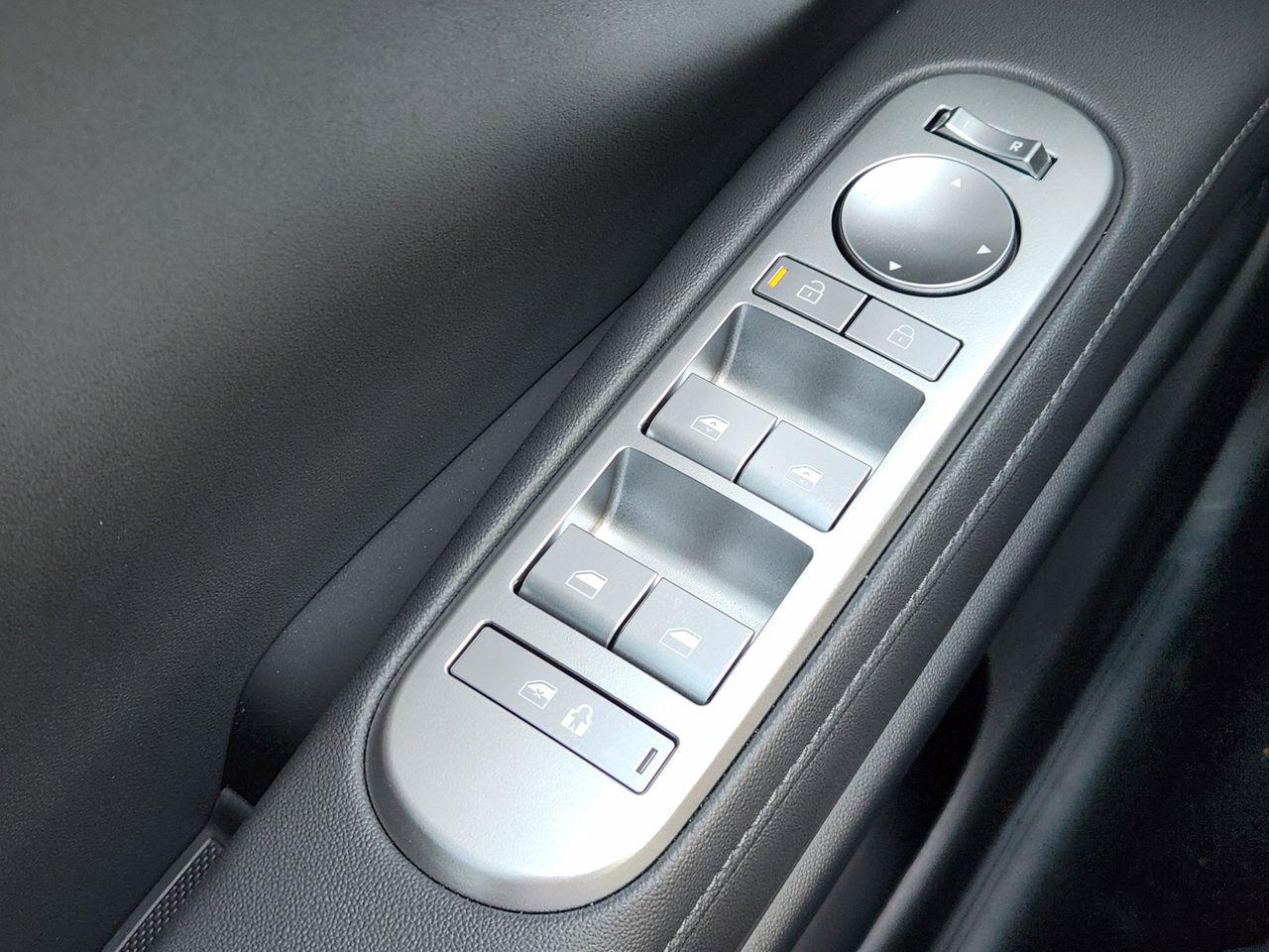 New 2026 WC9 White Hyundai SEL FWD image 21