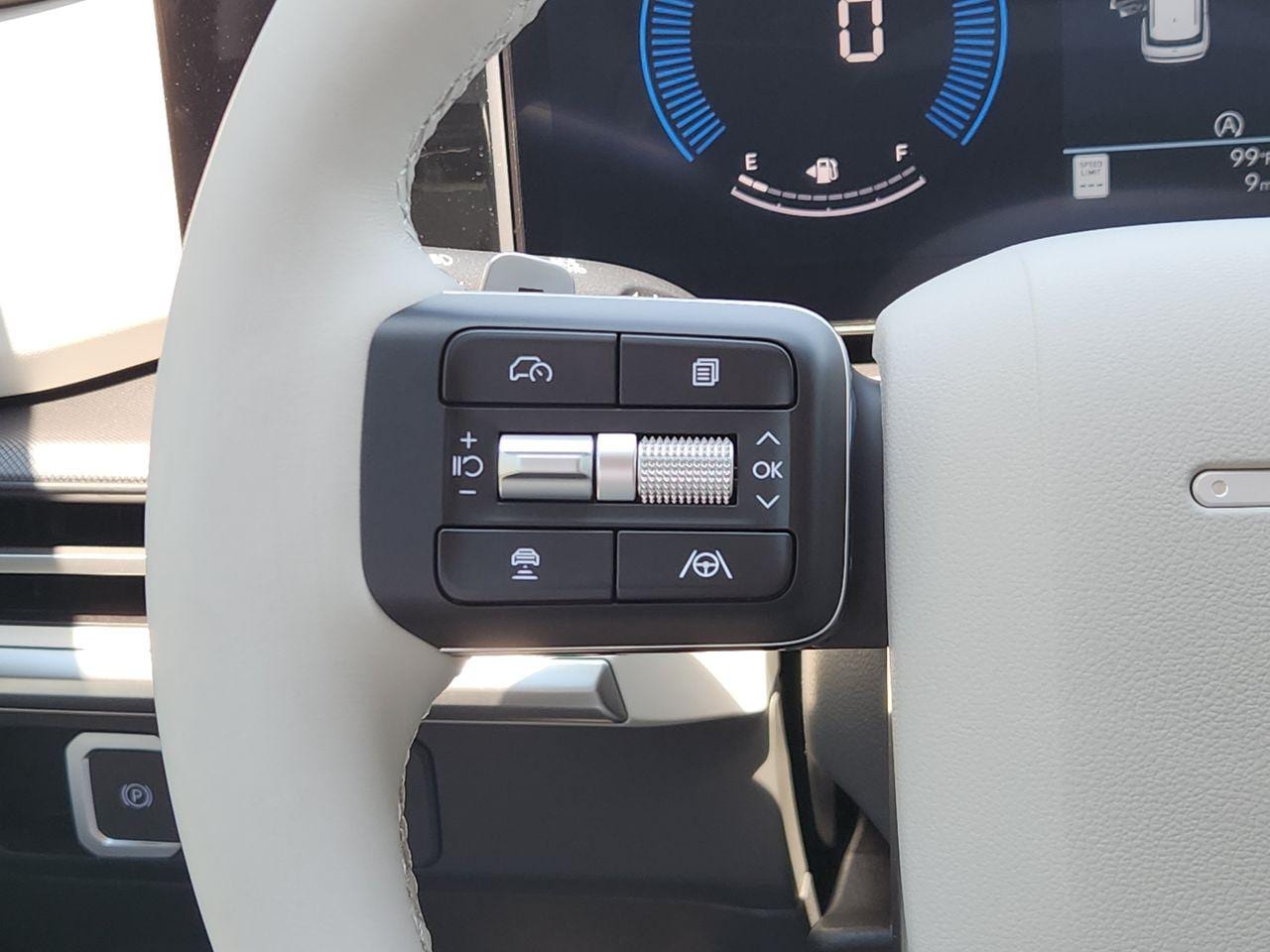 New 2027 Hampton Gray Hyundai SE FWD image 25
