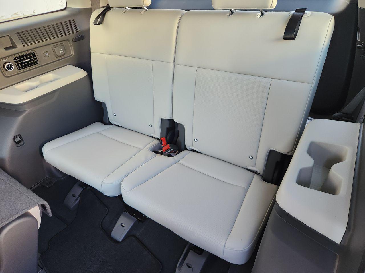 New 2027 Serenity White Hyundai Calligraphy FWD image 31