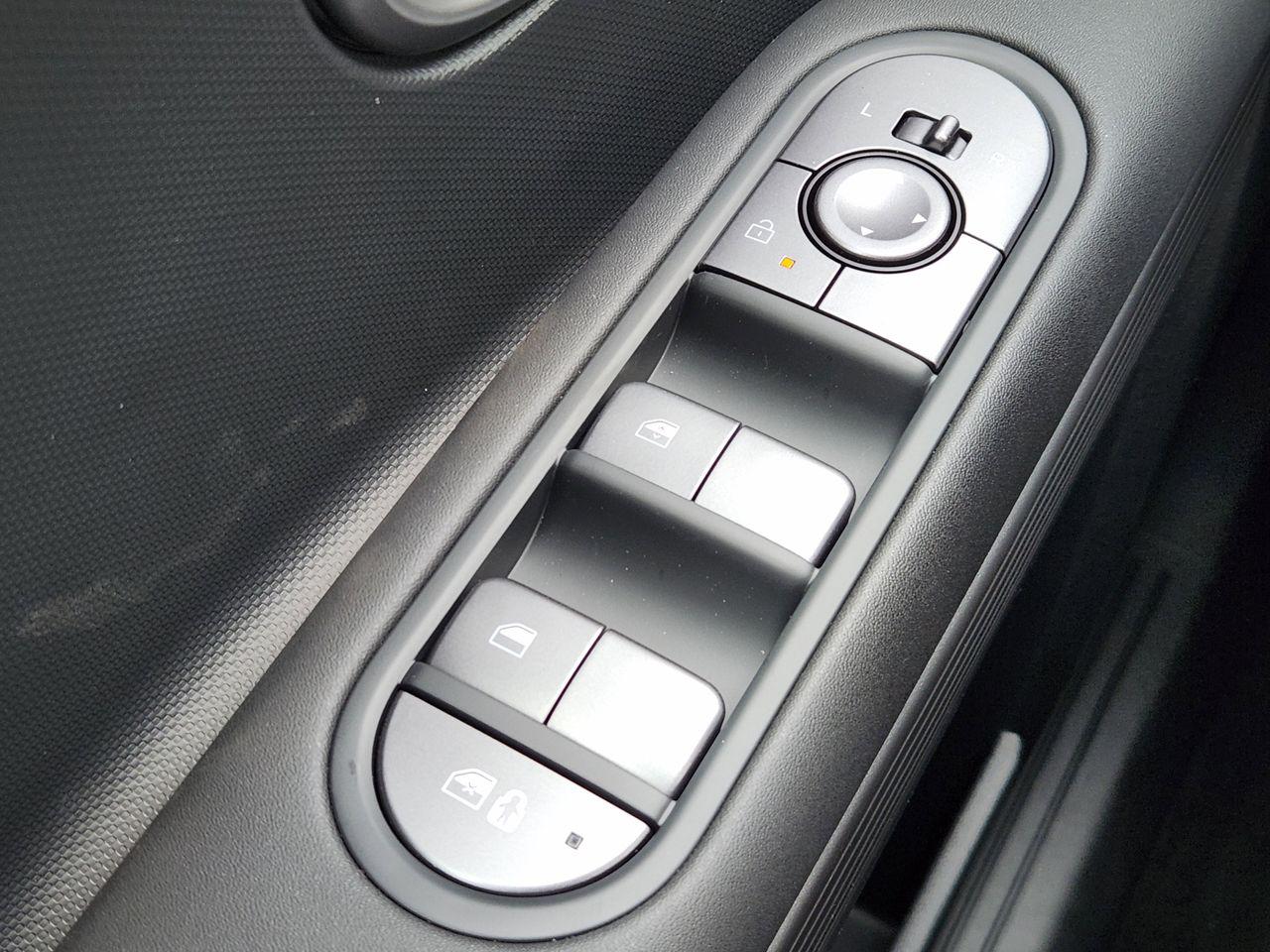 New 2026 U3P Blue Hyundai SE image 21