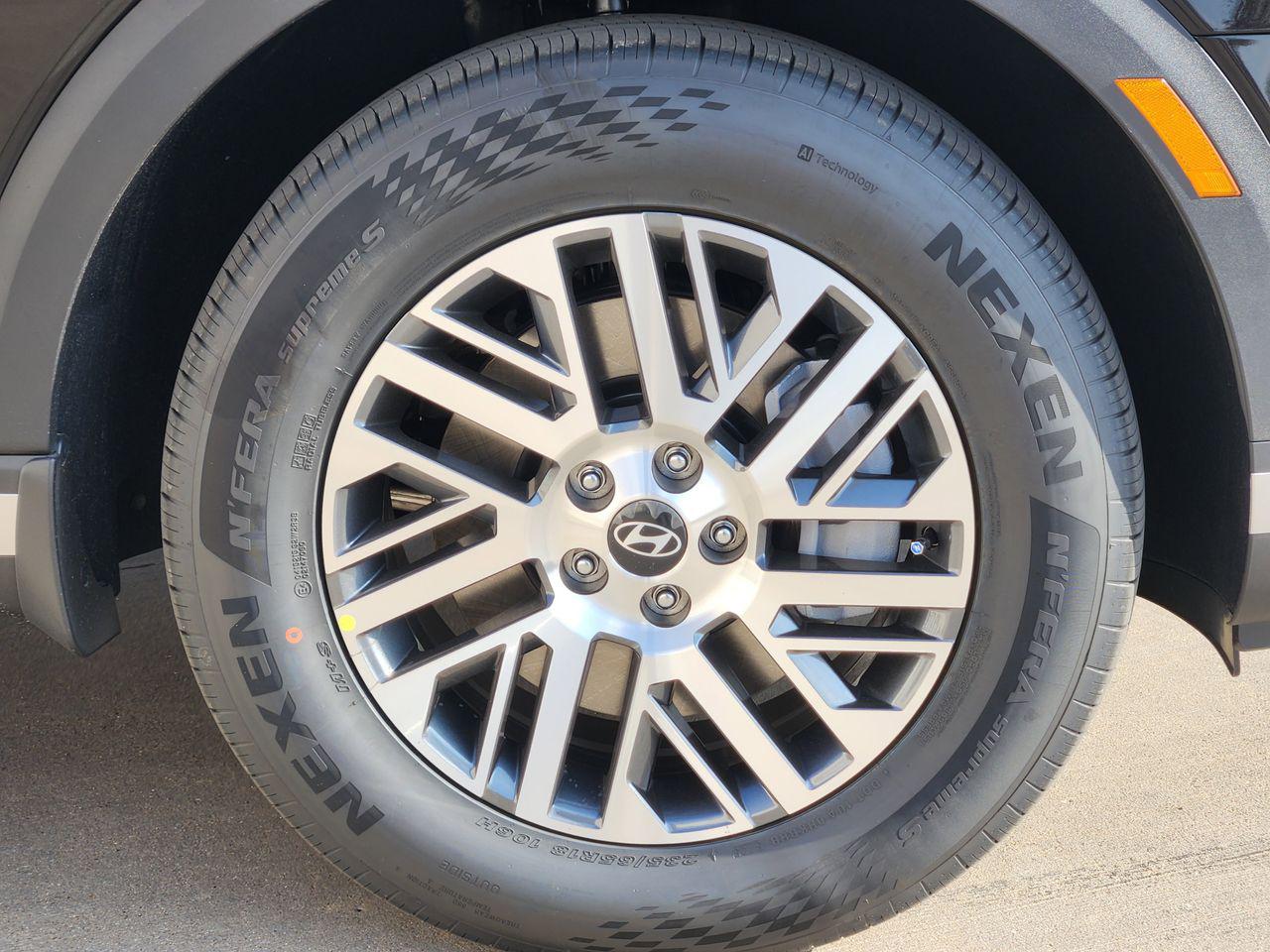 New 2026 A2B Black Hyundai SEL FWD image 7