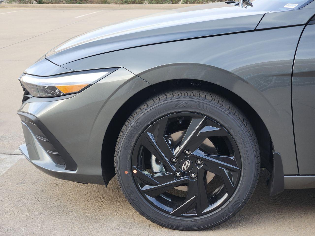 New 2026 A5G Gray Hyundai SEL Sport image 5