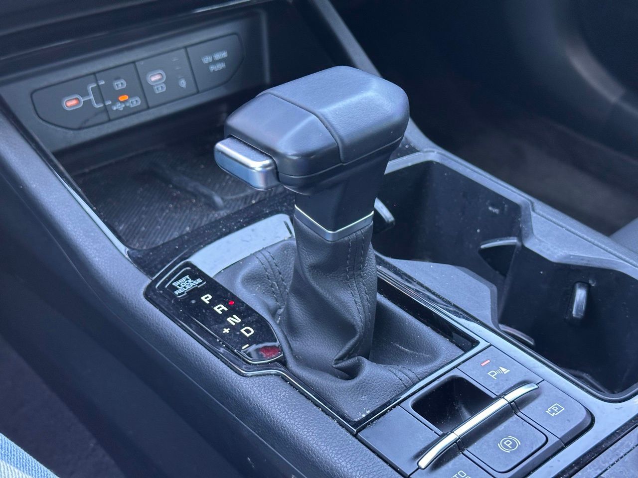 Used 2025 Snow White Pearl Kia GT-Line image 37