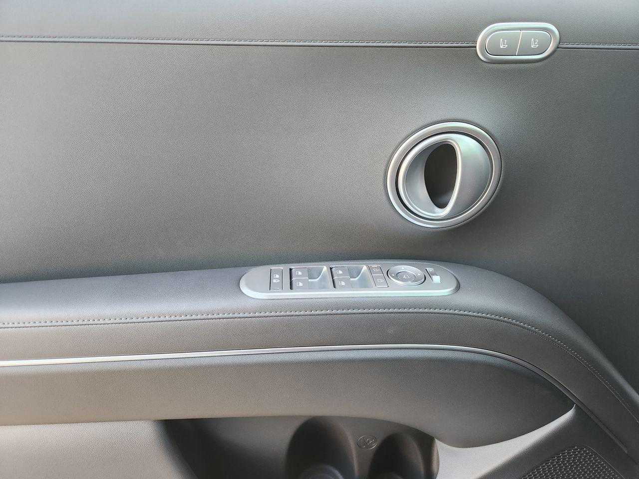 New 2026 Creamy White Pearl Hyundai SEL Premium 7P image 23