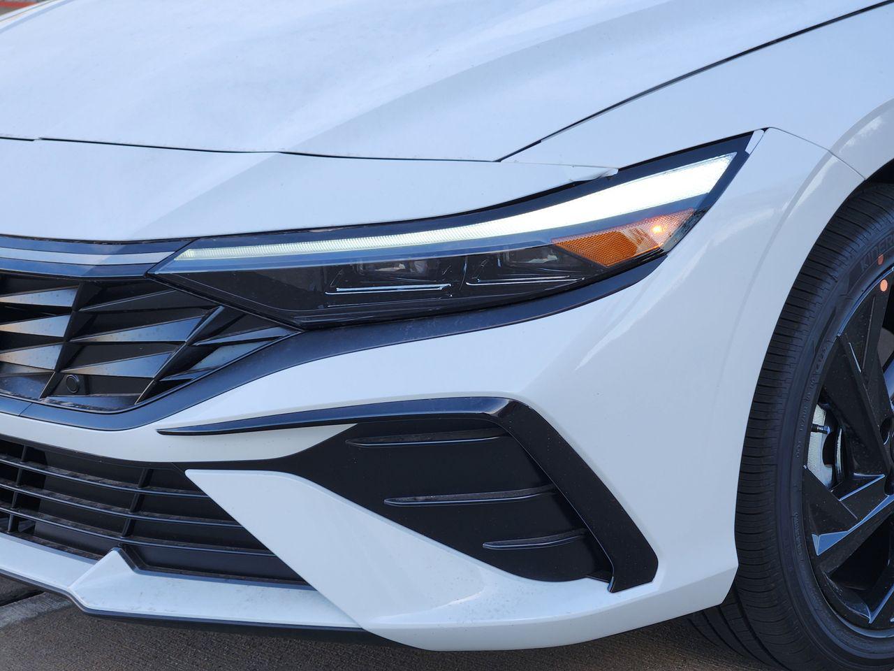 New 2026 W6H White Hyundai SEL Sport Premium image 6