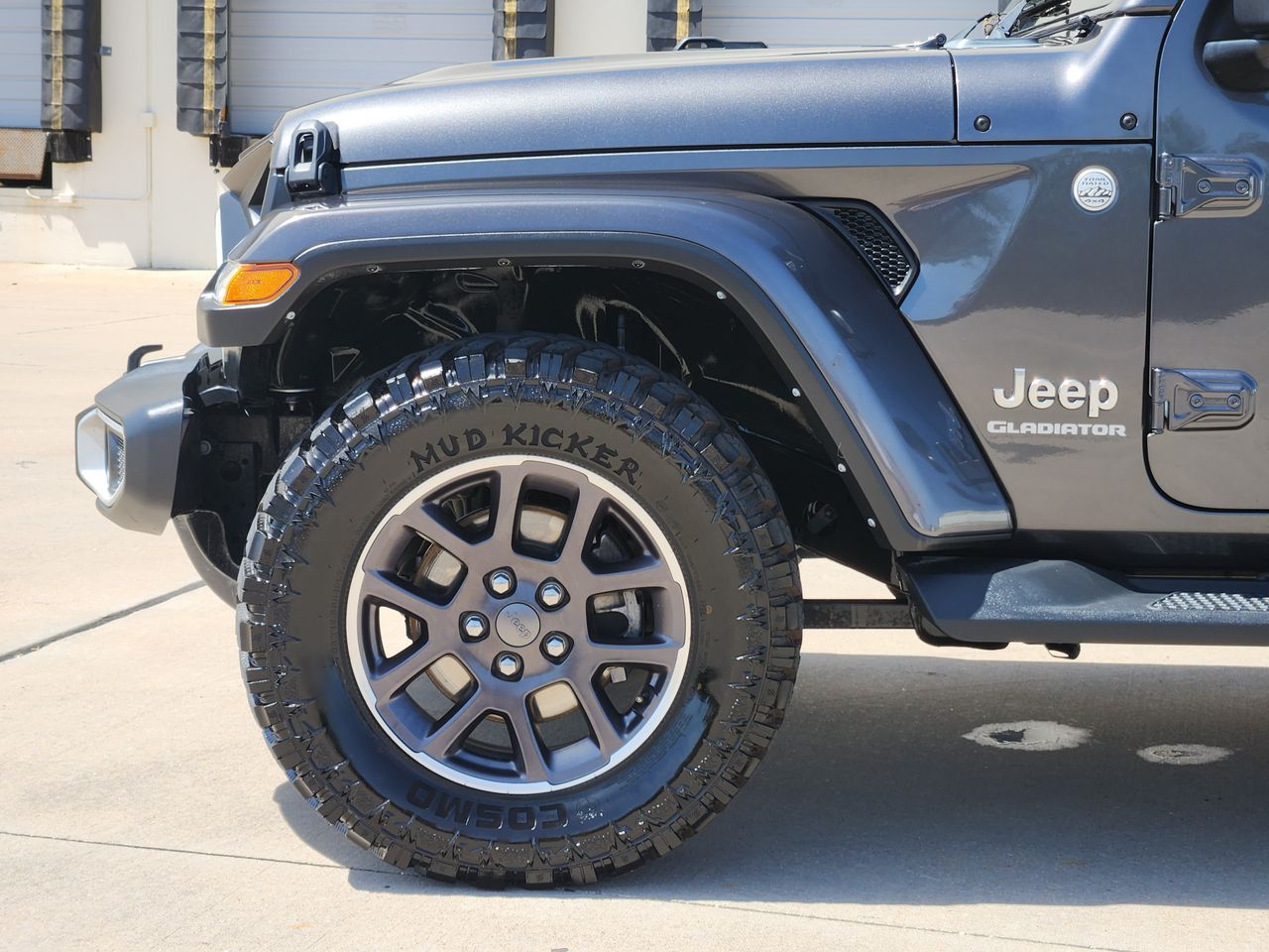 Used 2022 Granite Crystal Jeep Overland image 7