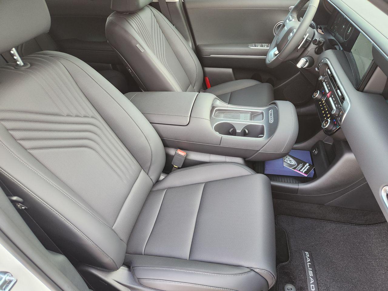 New 2026 Creamy White Pearl Hyundai Blue SEL Premium 8P image 11