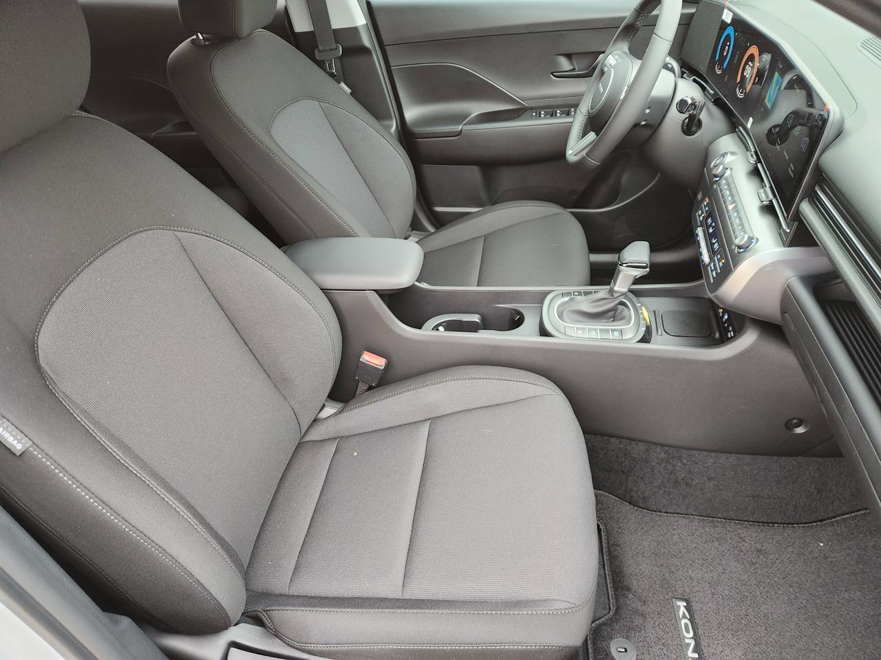 New 2026 C5G Gray Hyundai SEL Sport FWD image 10