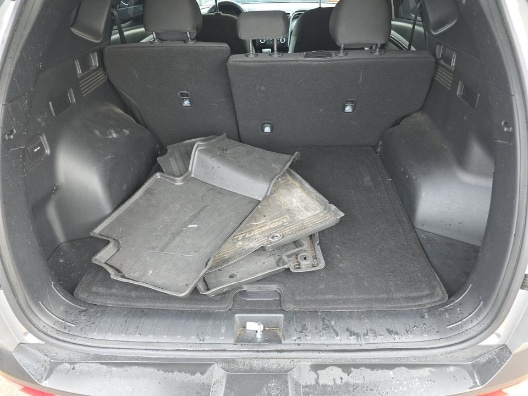 Used 2024 Shimmering Silver Hyundai SE image 18