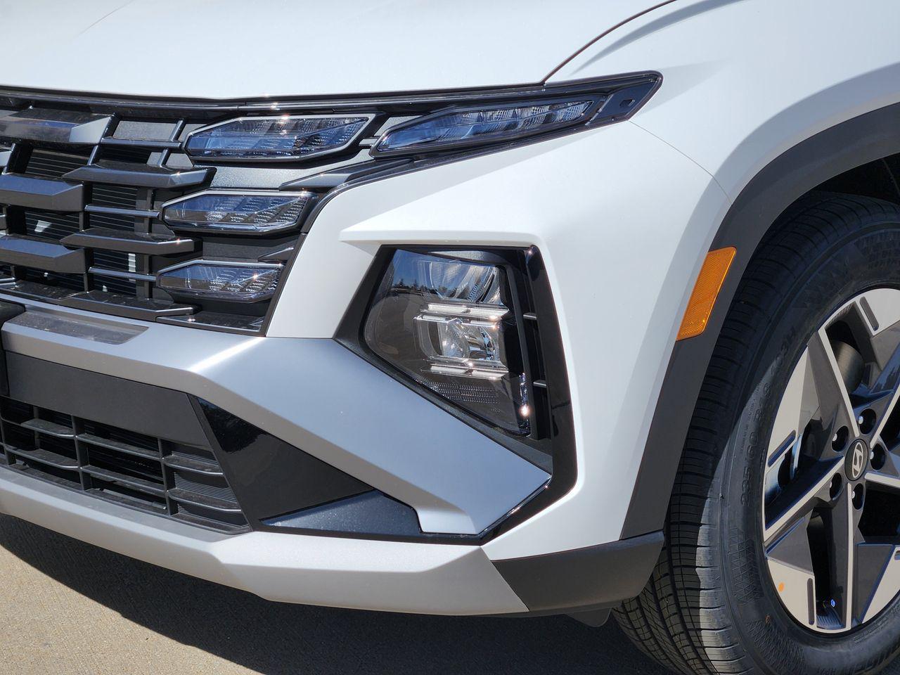 New 2026 W6H White Hyundai SEL FWD image 6