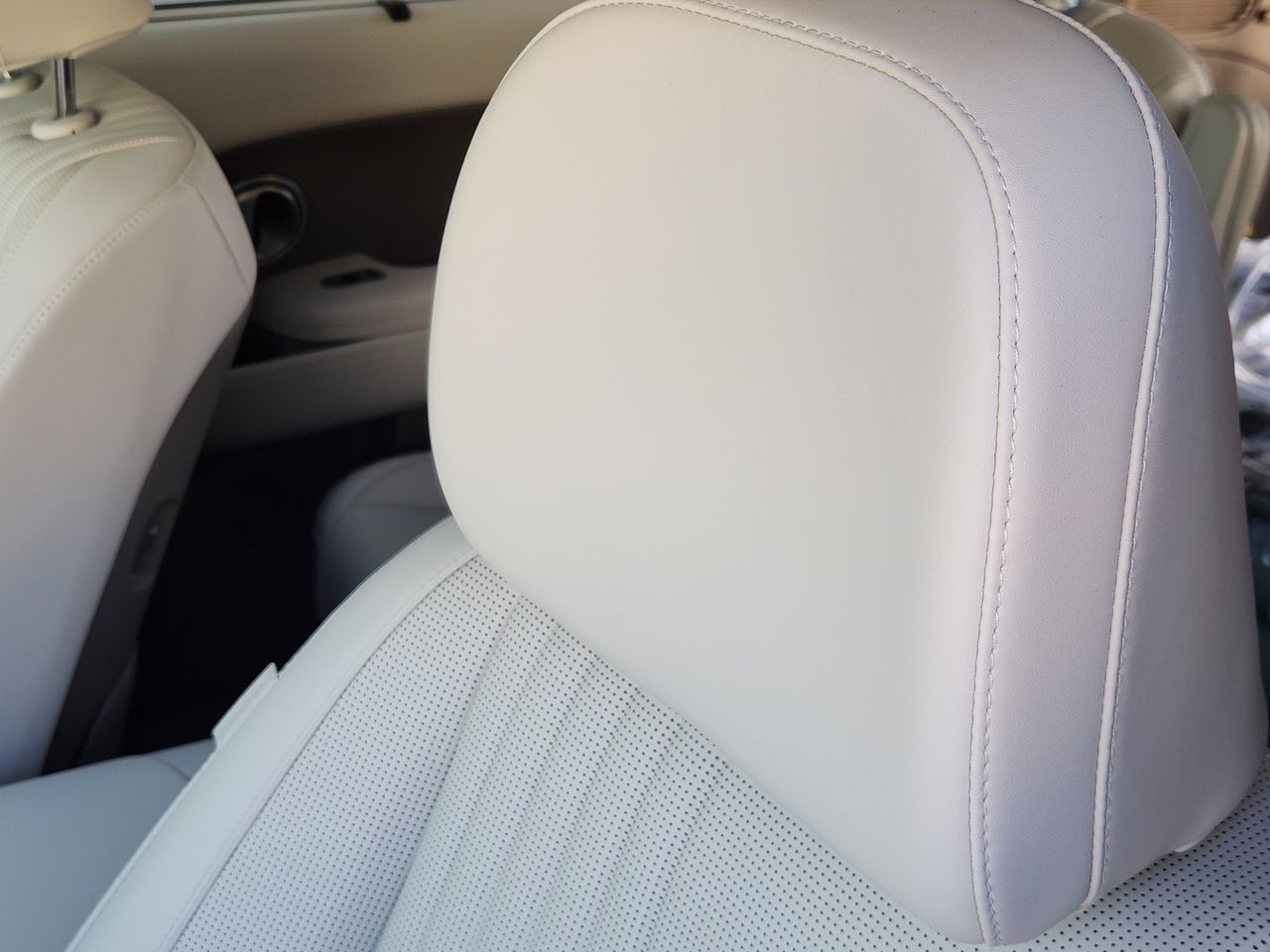 New 2026 WC9 White Hyundai SEL FWD image 11