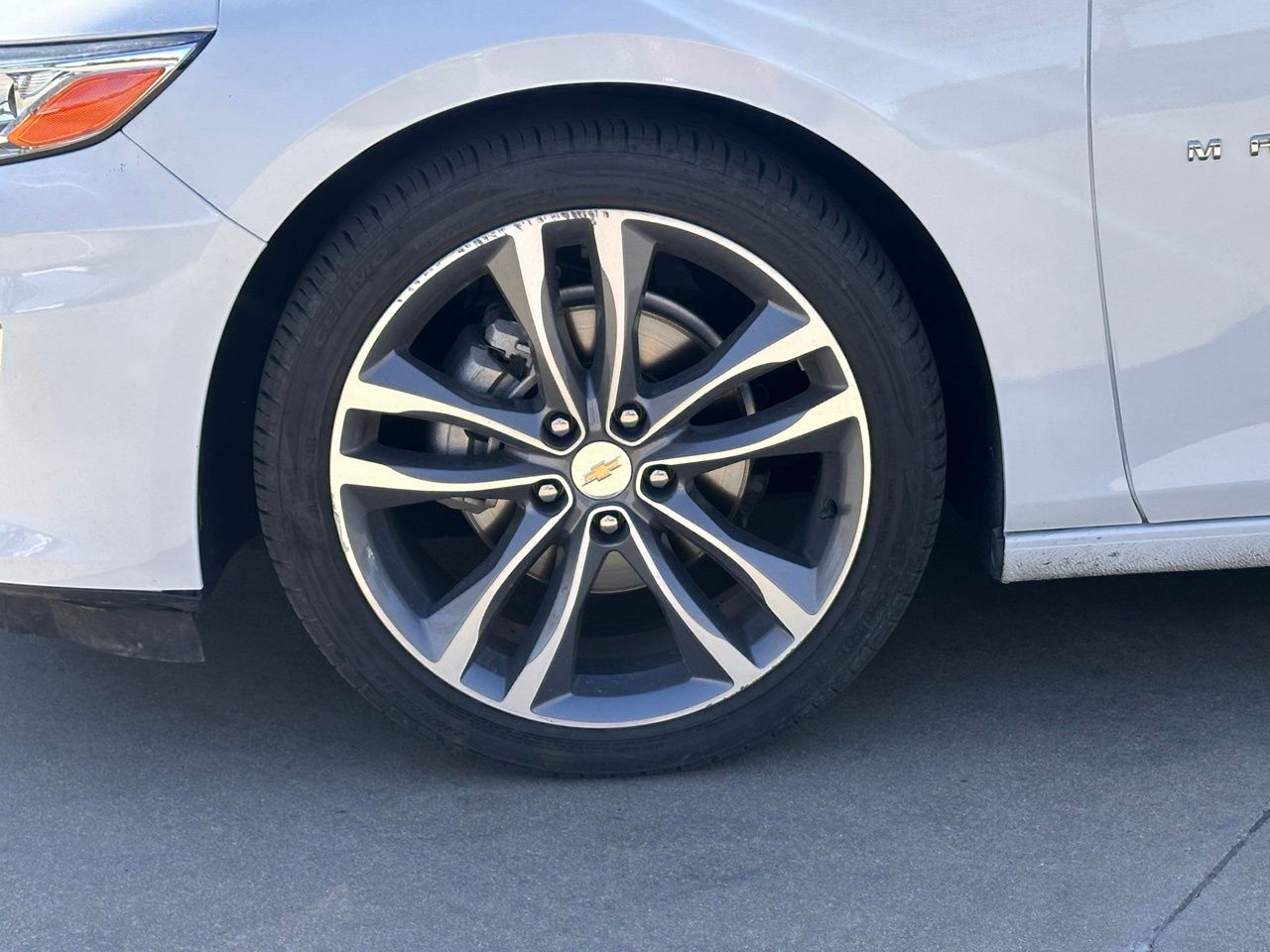 Used 2024 Summit White Chevrolet LT 2LT image 11