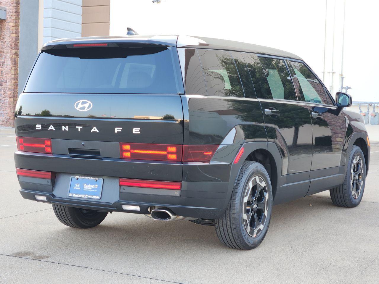 New 2027 Phantom Black Hyundai SE FWD image 4