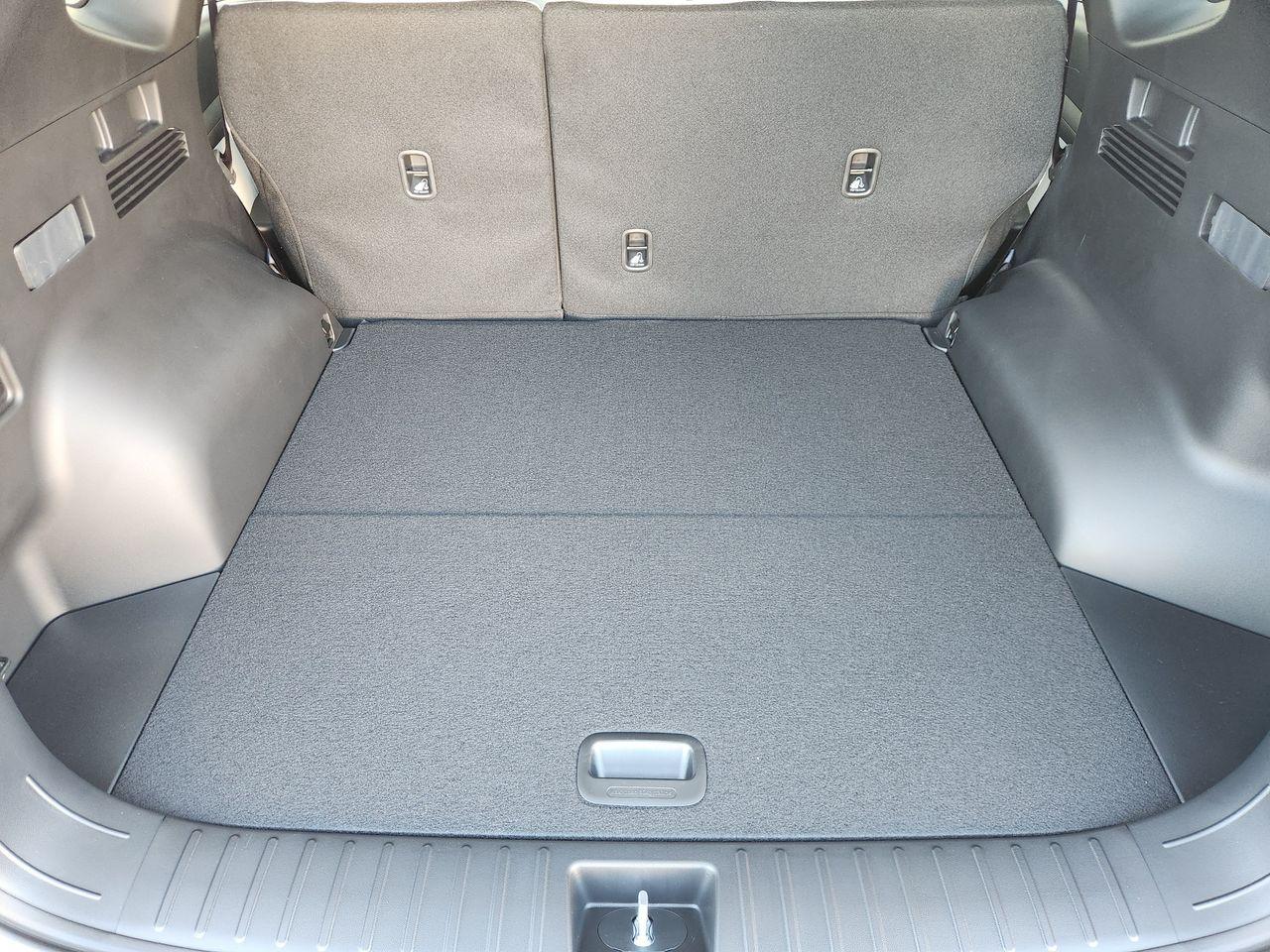 New 2026 Creamy White Pearl Hyundai SEL FWD image 32