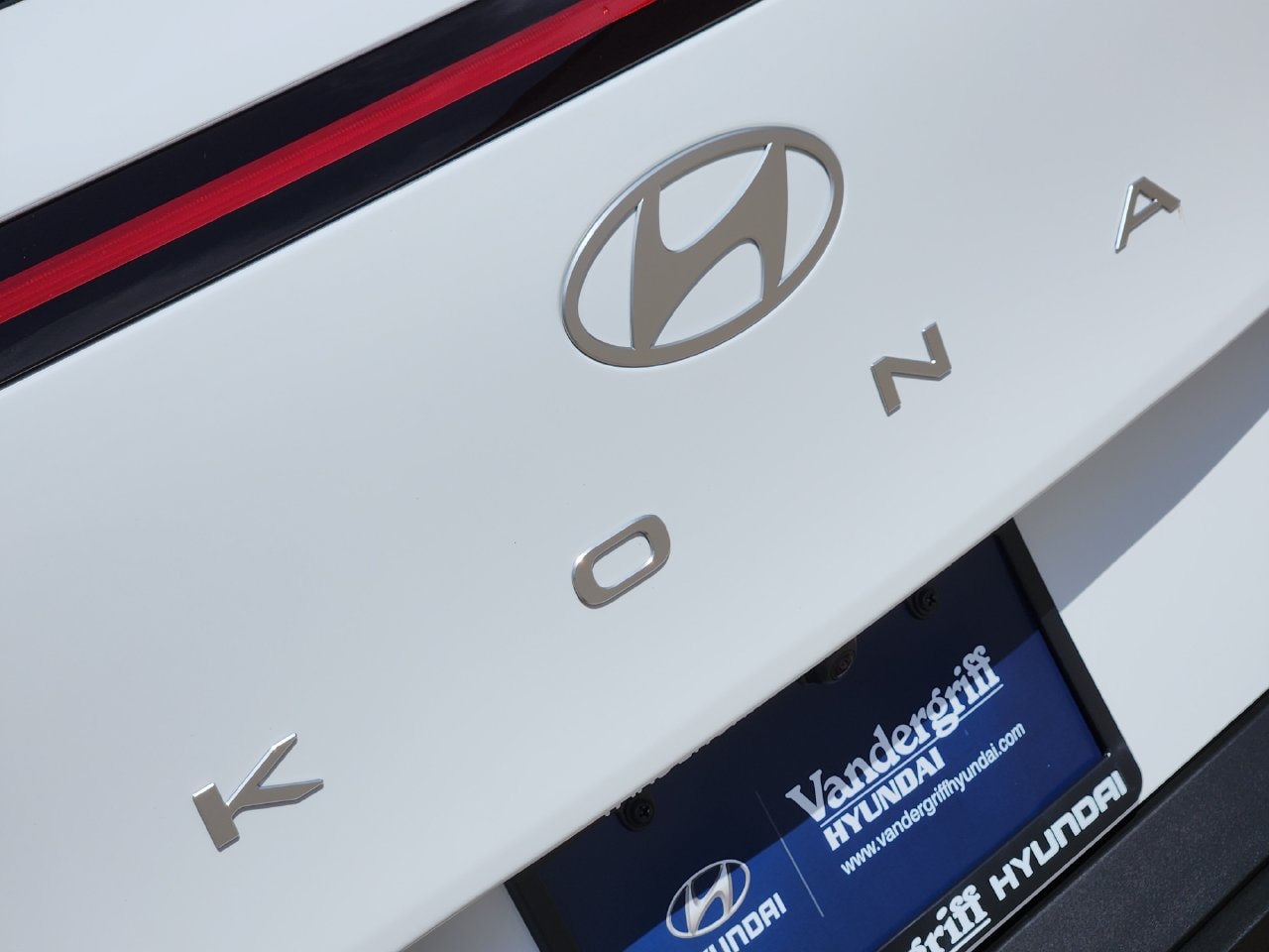 New 2027 Atlas White Hyundai SEL Sport FWD image 9