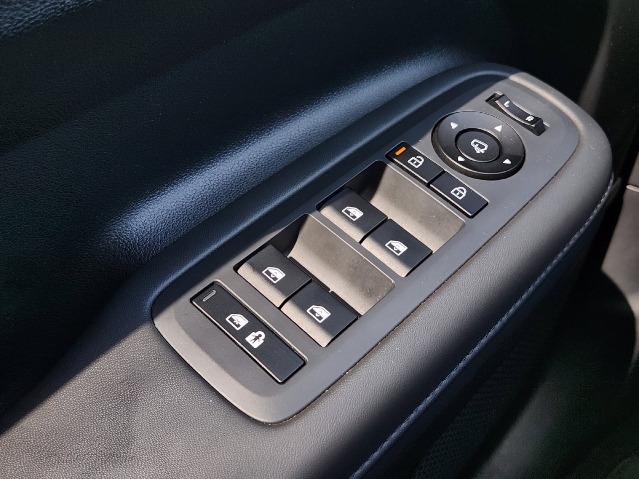 Used 2025 Hampton Gray Hyundai Calligraphy image 22