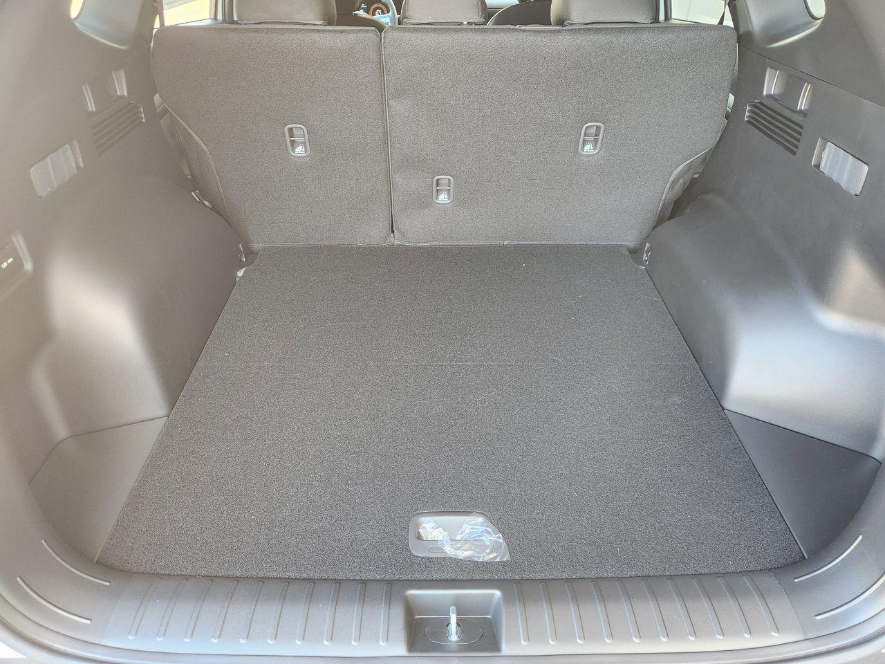 New 2026 W6H White Hyundai SEL FWD image 30